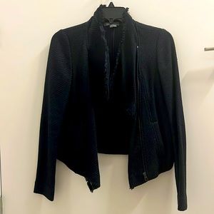 Vince XS jacket with asymmetric zipper. Navy.
